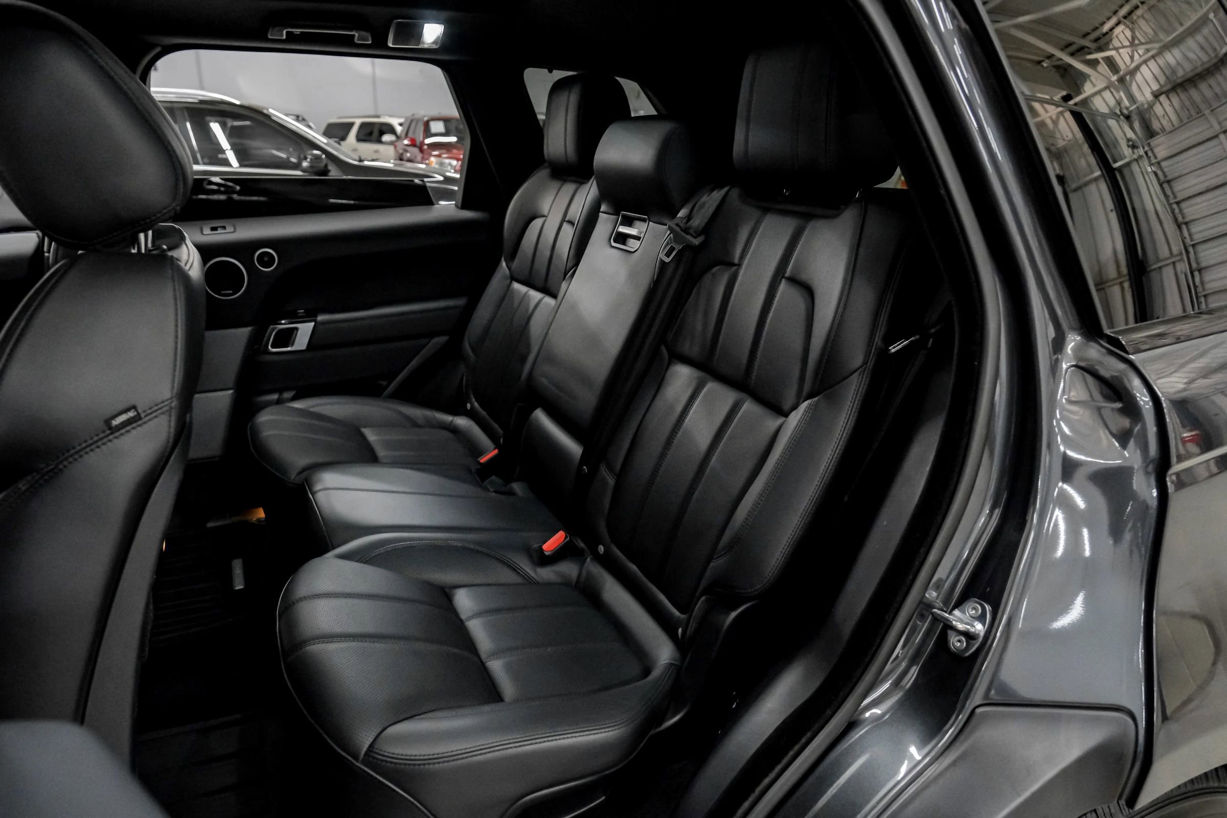 Used 2017 Land Rover Range Rover Sport HSE image 35