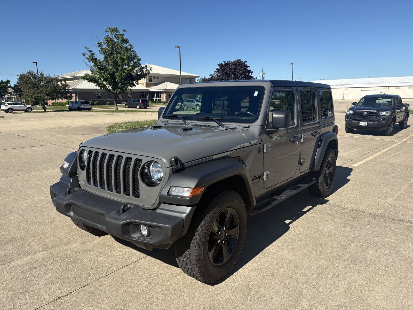 Used 2022 Jeep Wrangler Unlimited Sport AWD/4WD image 19
