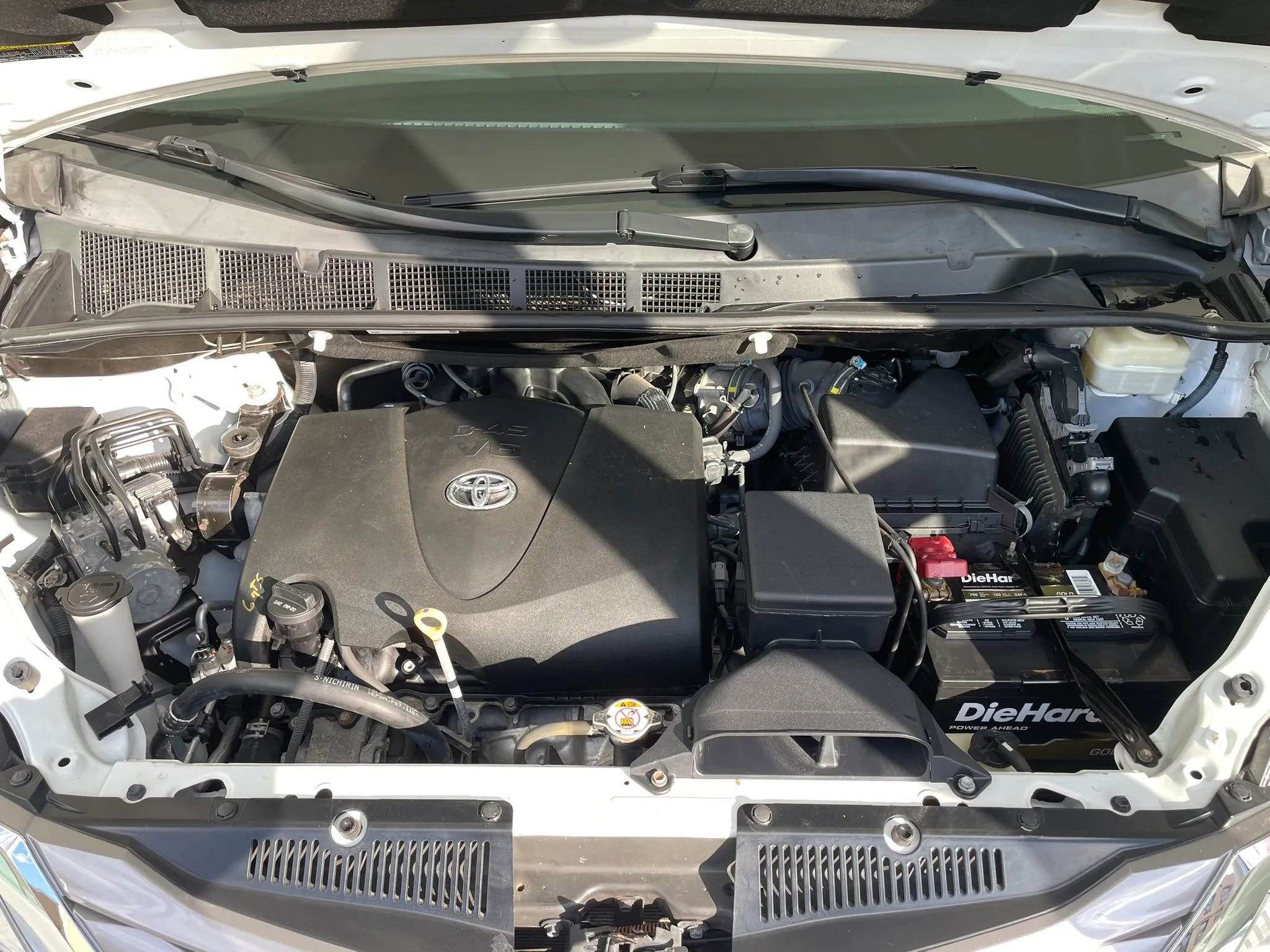 Used 2017 Toyota Sienna XLE Premium AWD/4WD image 32