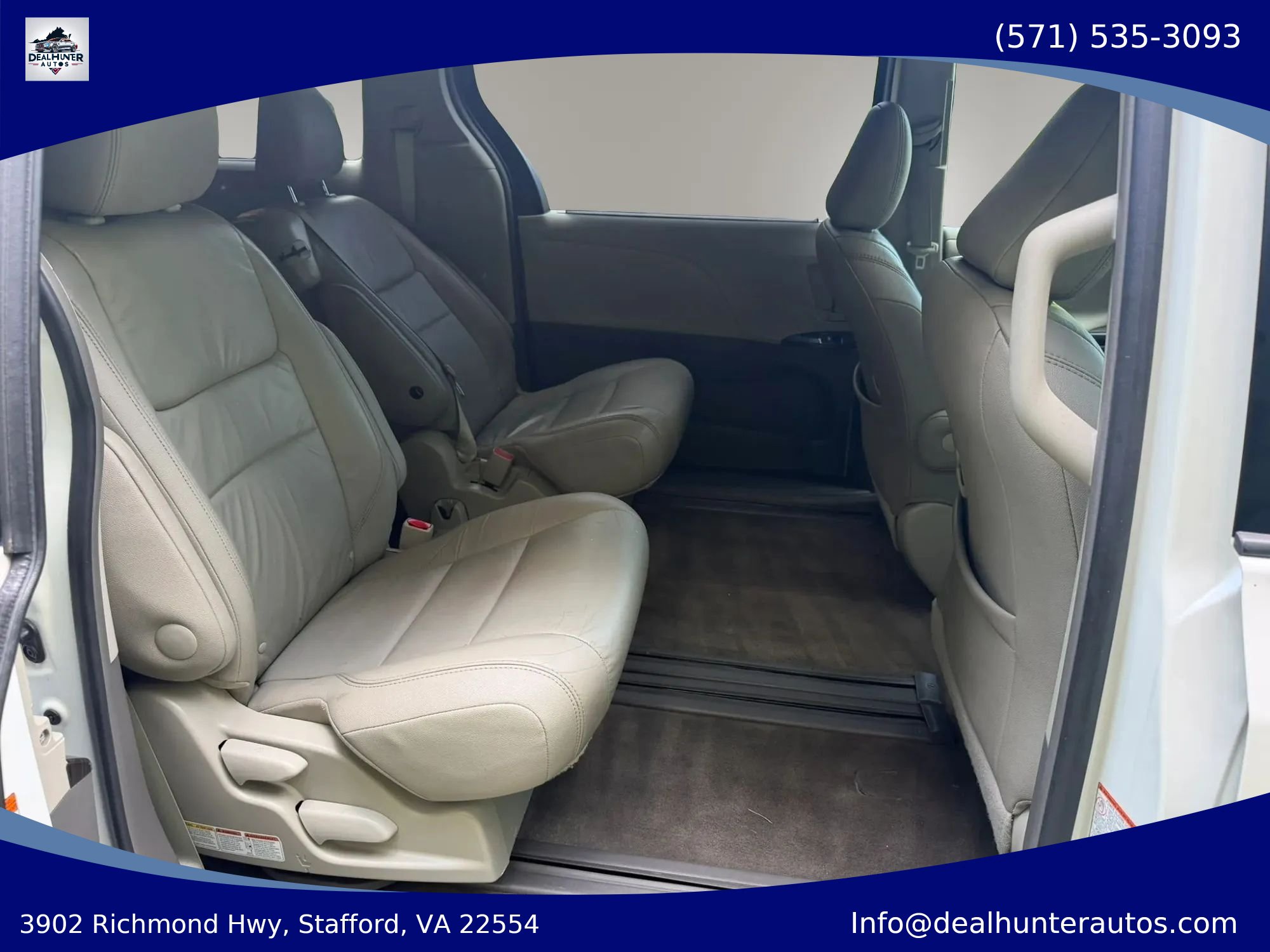 Used 2015 Toyota Sienna XLE w/ XLE Navigation Package FWD image 16