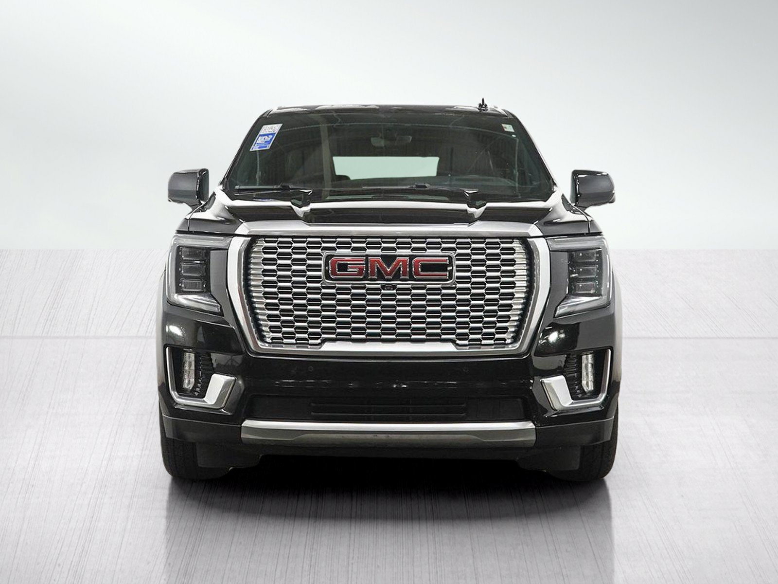 Used 2022 GMC Yukon Denali w/ Denali Premium Package AWD/4WD image 8
