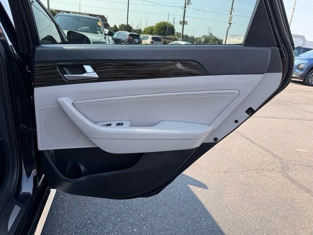 Used 2016 Hyundai Sonata Limited FWD image 8