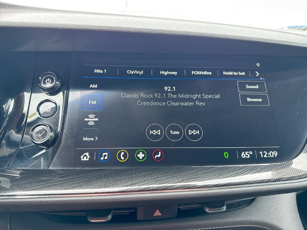 Used 2022 Buick Envision Essence w/ Sport Touring Package FWD image 14