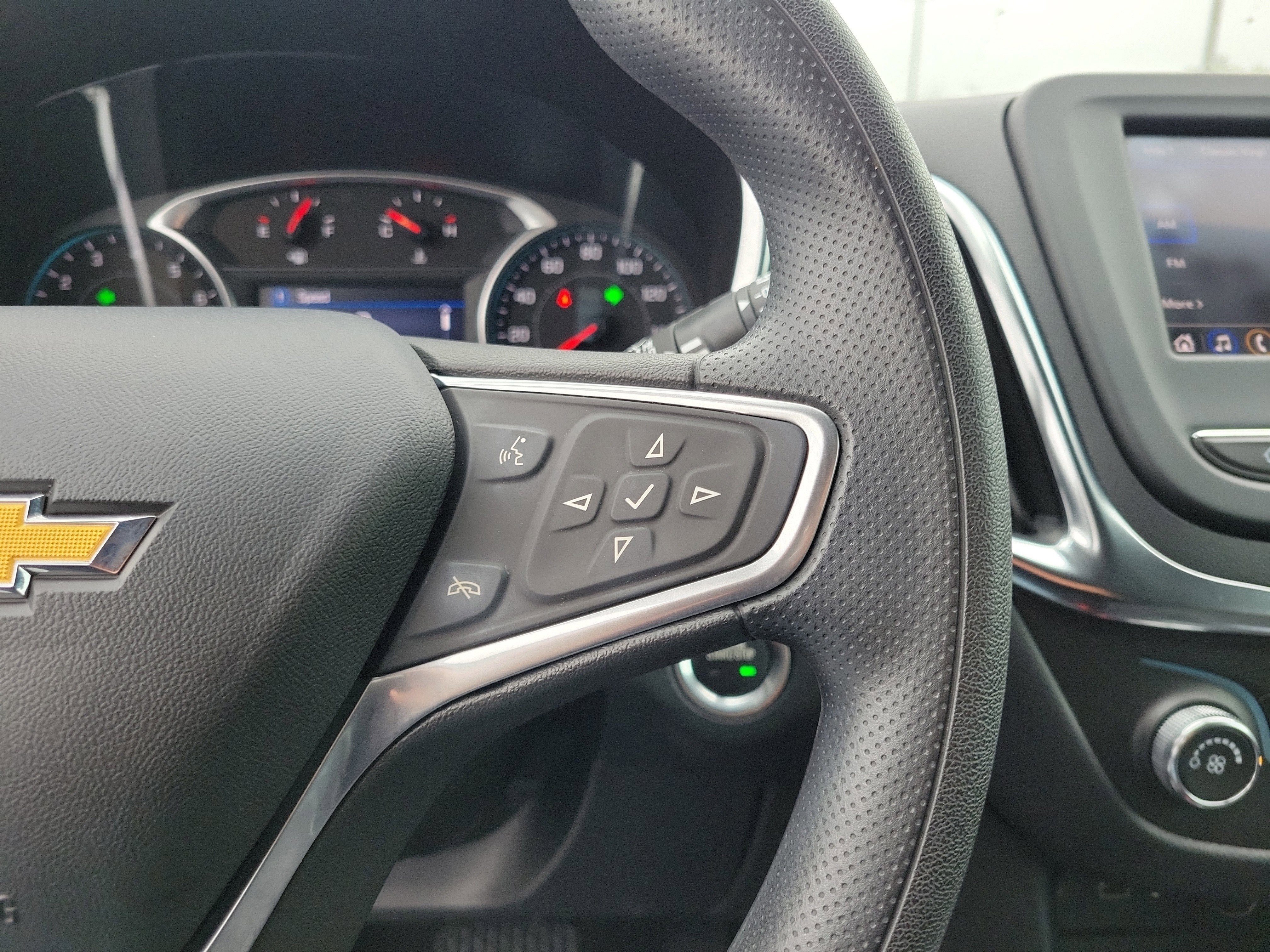 Used 2022 Chevrolet Equinox LT FWD image 23