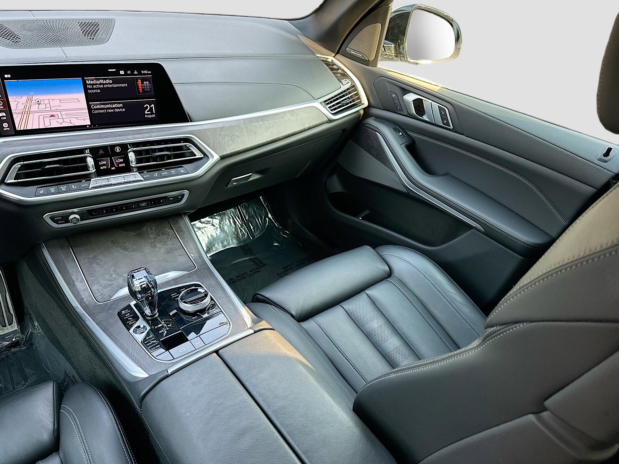Used 2020 BMW X5 M50i w/ Executive Package image 24