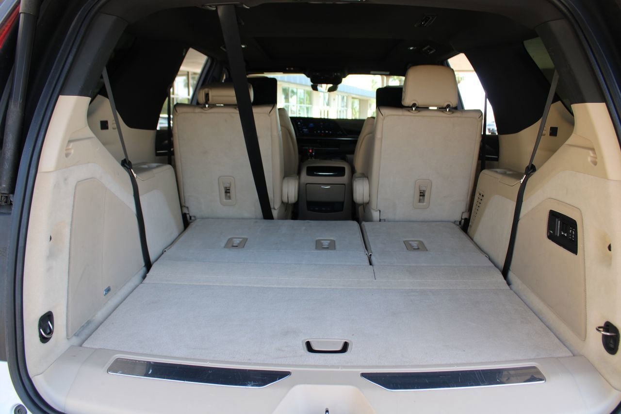 Used 2021 Cadillac Escalade Premium Luxury w/ Driver Assist Tech Package AWD/4WD image 10