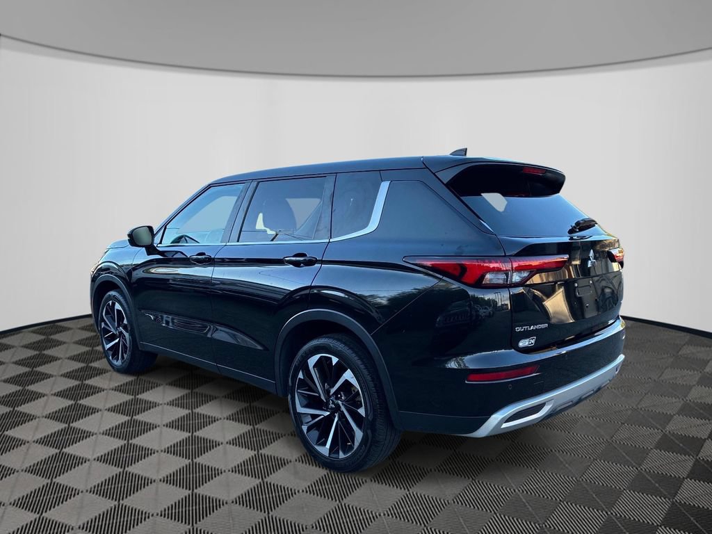 Used 2024 Mitsubishi Outlander SE Black Edition AWD/4WD image 6