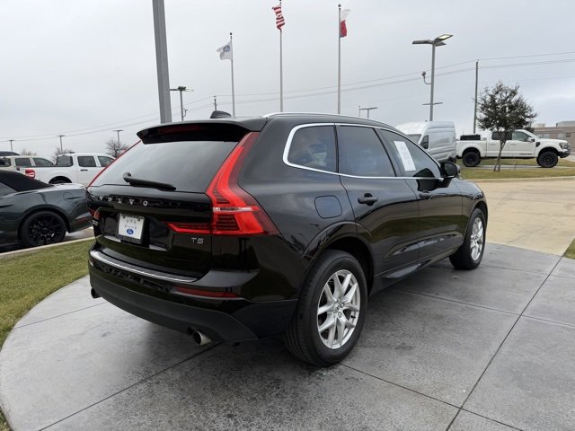 Used 2021 Volvo XC60 T5 Momentum w/ Climate Package image 6