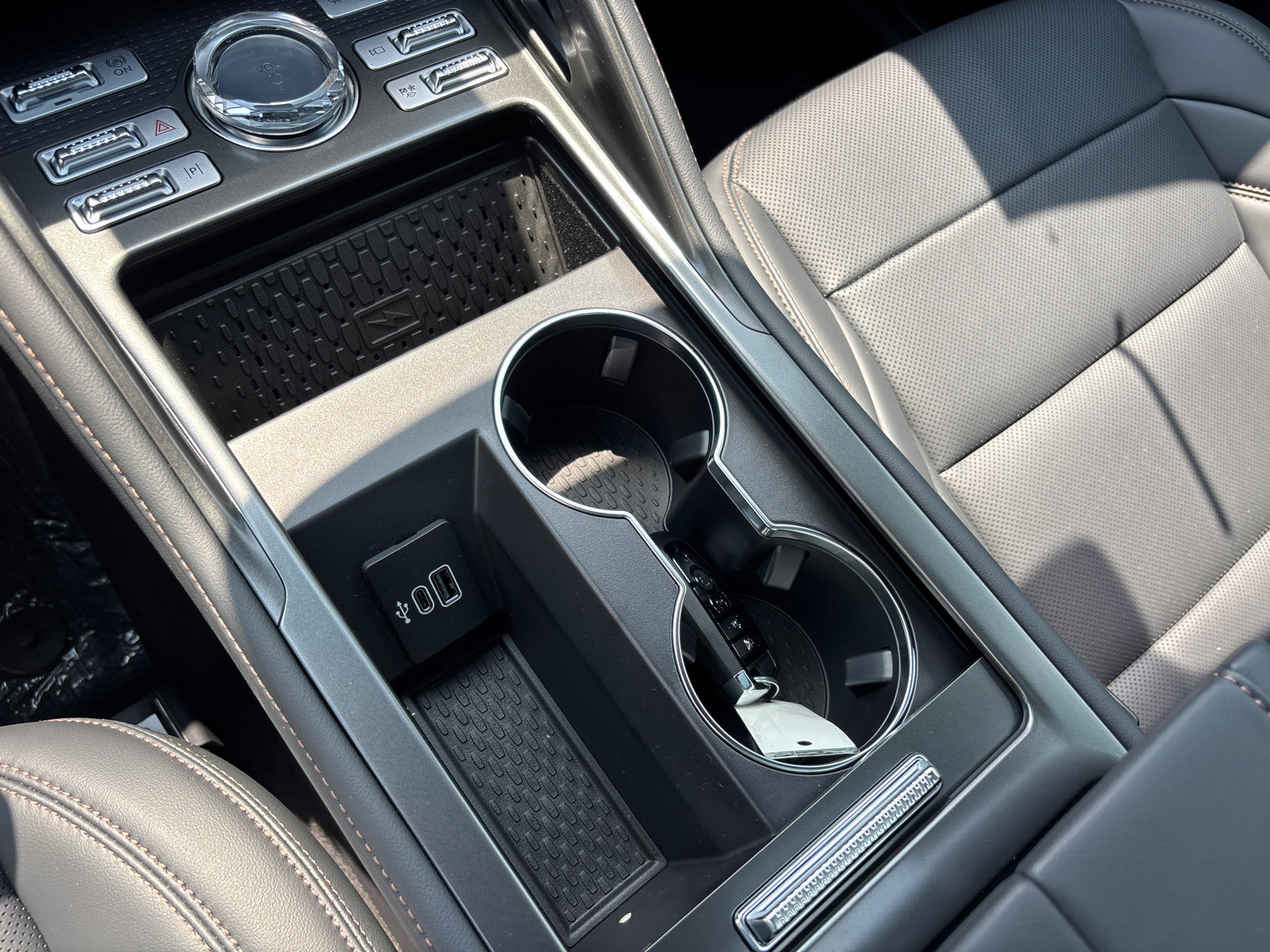 New 2025 Lincoln Nautilus Premier w/ Equipment Group 102A image 25