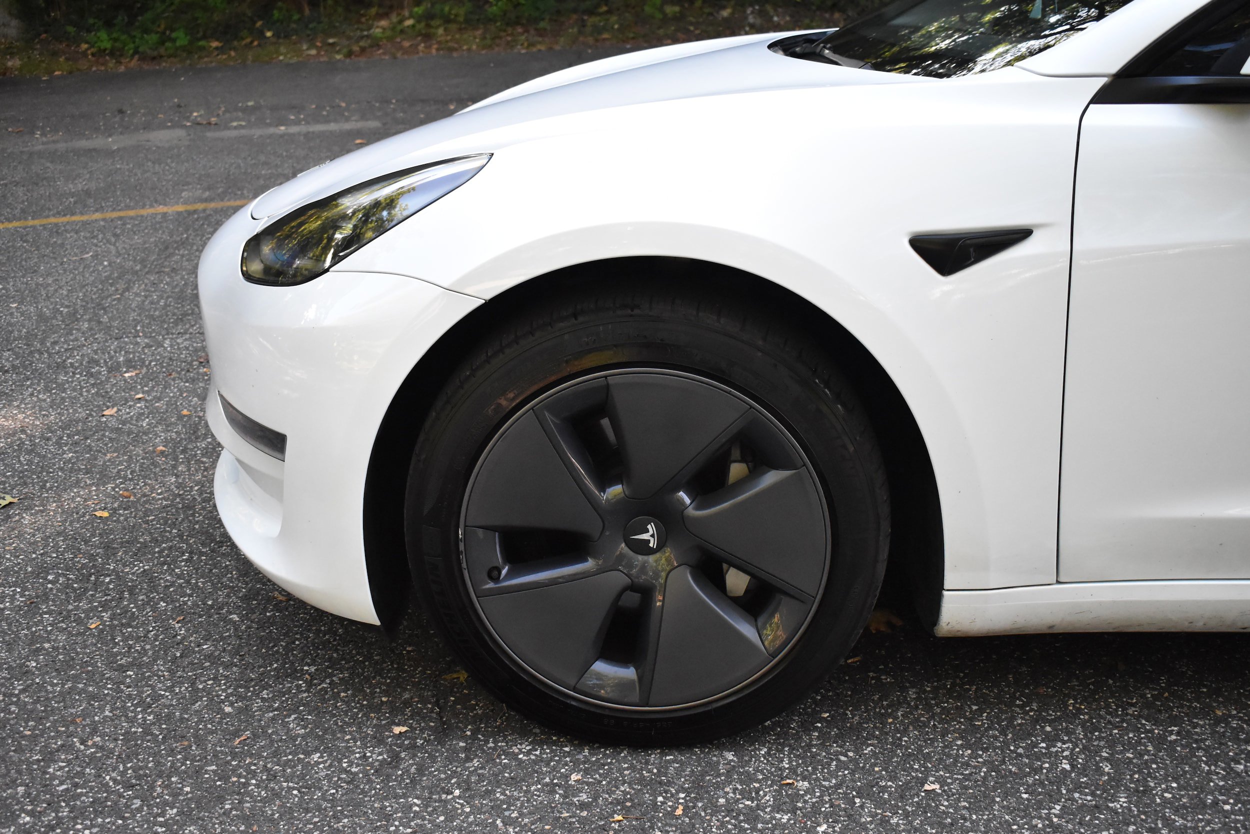 Used 2020 Tesla Model 3 Standard Range Plus RWD image 16