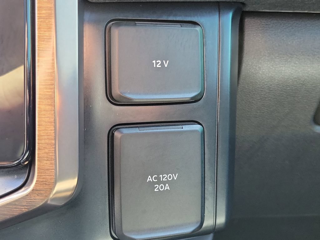 Used 2025 Ford F150 Lightning Lariat AWD/4WD image 33