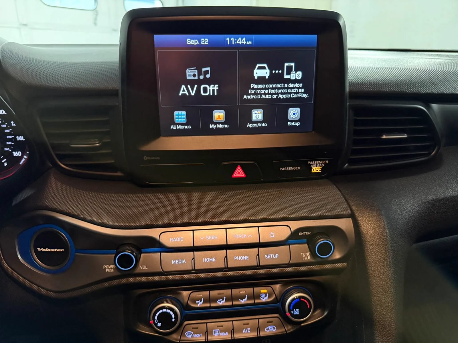 Used 2019 Hyundai Veloster 2.0 FWD image 34