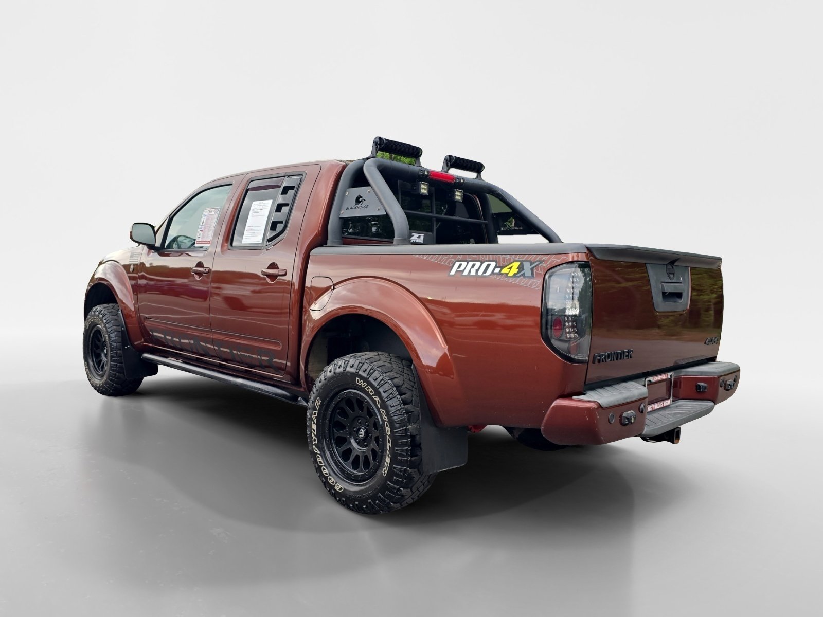 Used 2017 Nissan Frontier PRO-4X AWD/4WD image 3