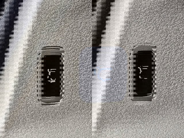 Used 2020 Chrysler Pacifica Touring-L image 40