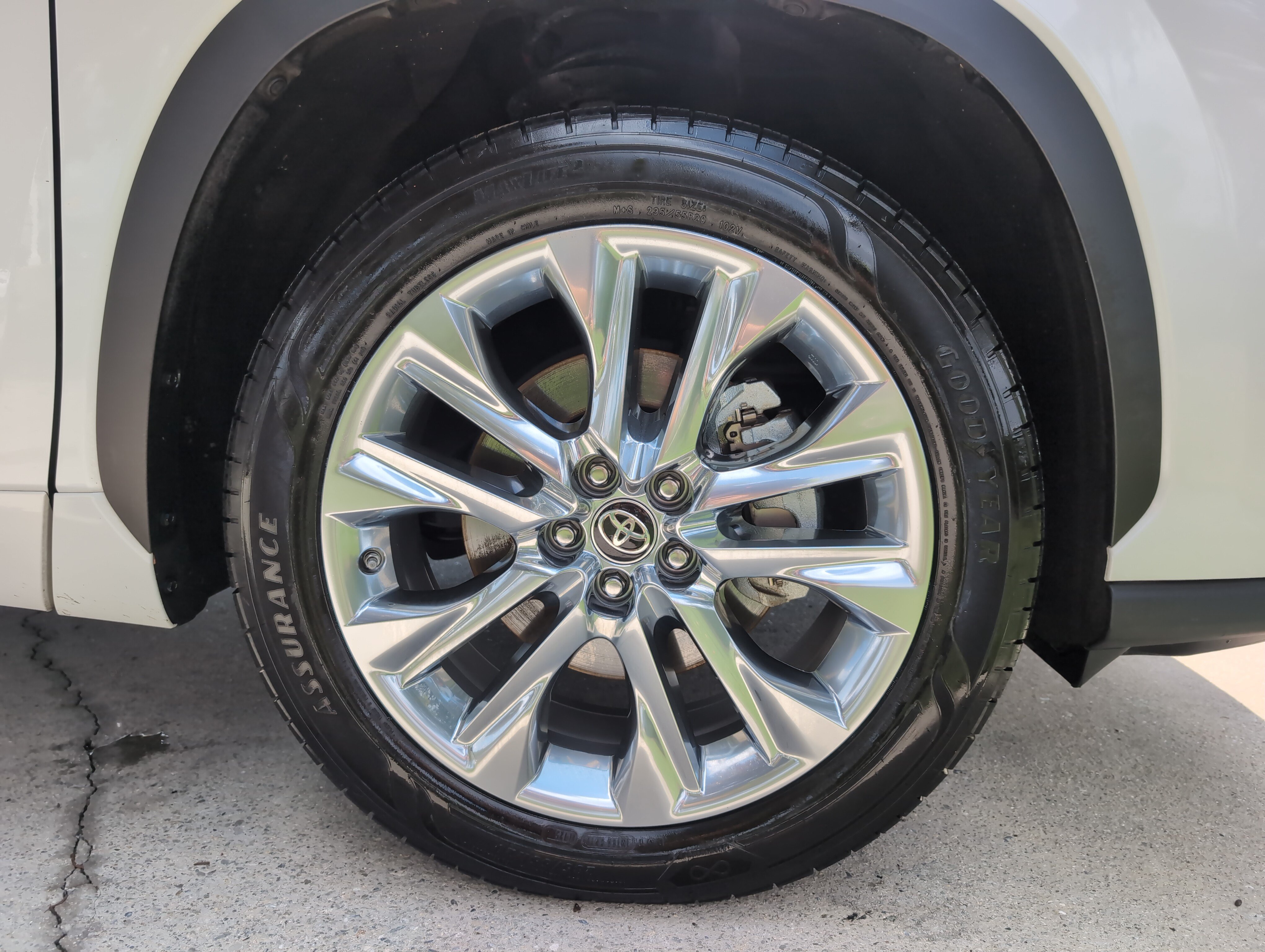 Used 2023 Toyota Highlander Limited FWD image 13