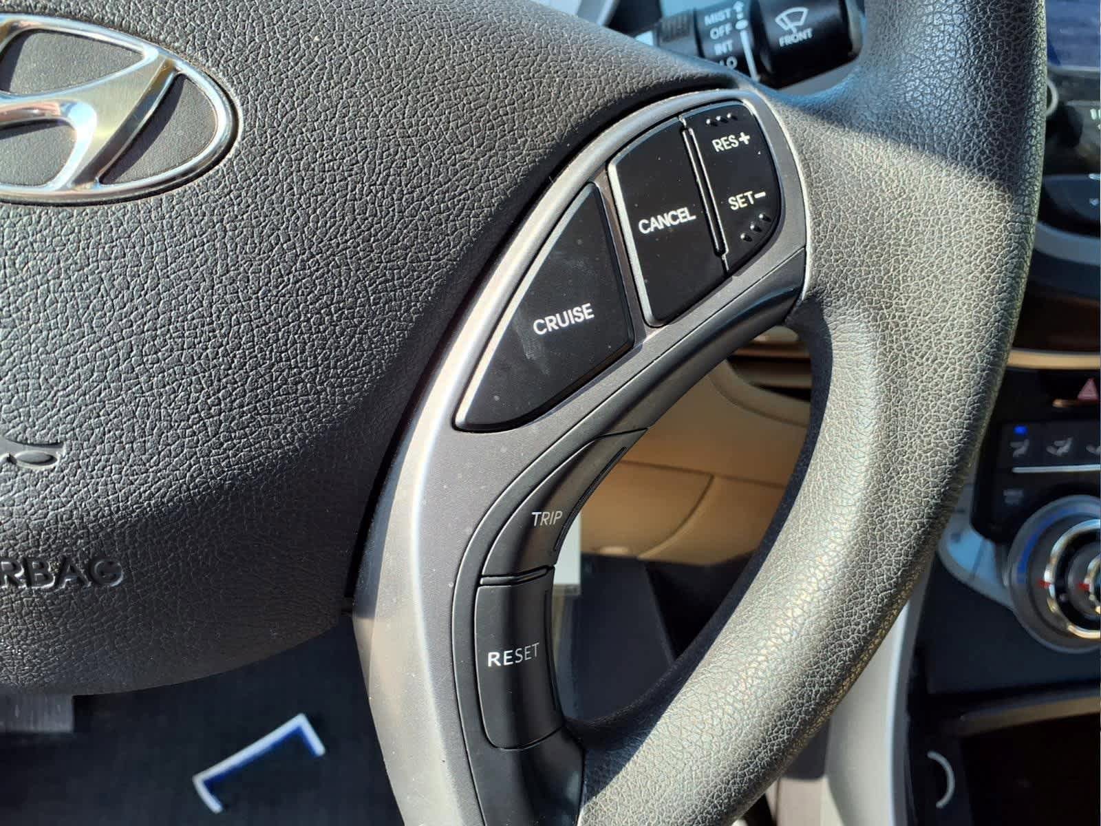 Used 2013 Hyundai Elantra GLS w/ Preferred Pkg FWD image 17