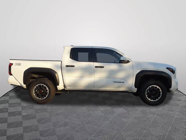 Used 2024 Toyota Tacoma TRD Off-Road AWD/4WD image 4