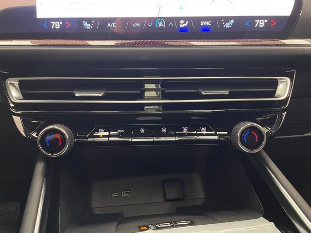 New 2026 Chevrolet Traverse Z71 w/ Driver Confidence Package image 6