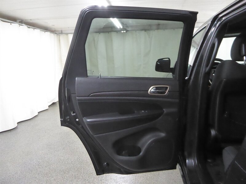 Used 2016 Jeep Grand Cherokee Laredo w/ Quick Order Package 23E AWD/4WD image 27