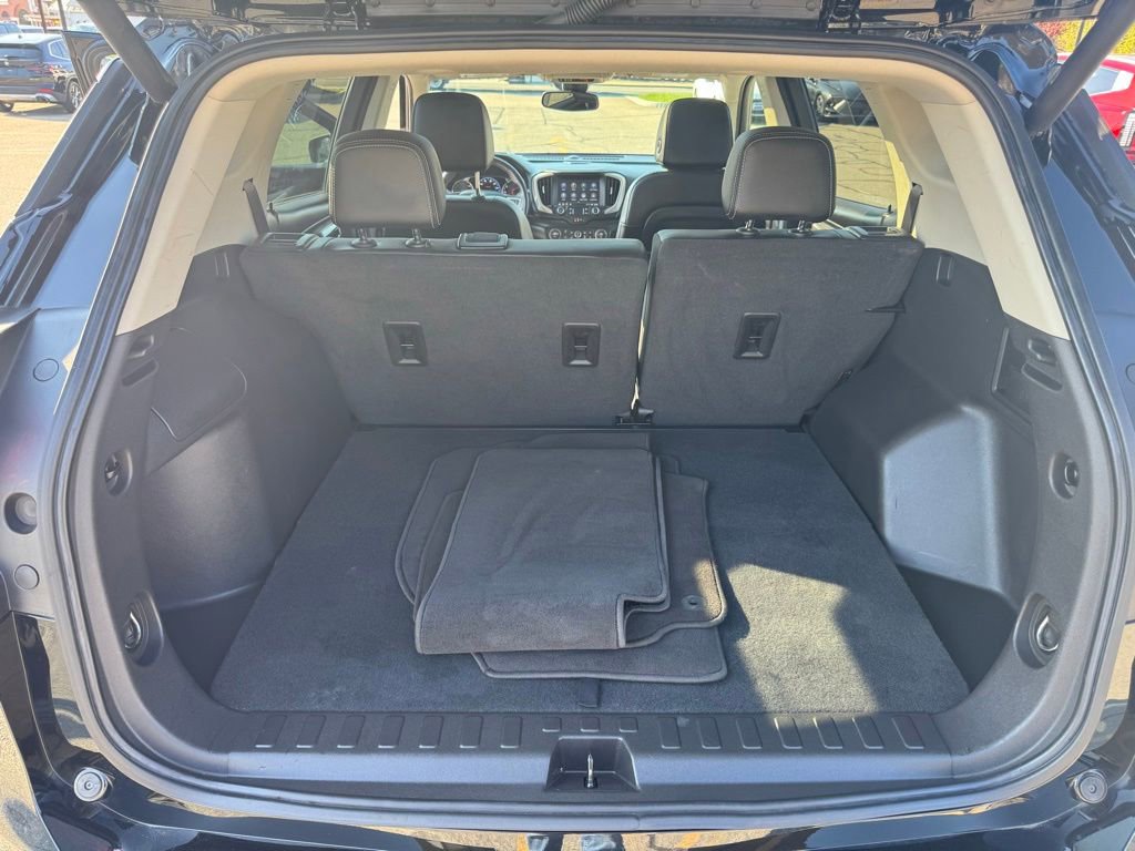 Used 2022 GMC Terrain Denali w/ Denali Premium Package AWD/4WD image 34