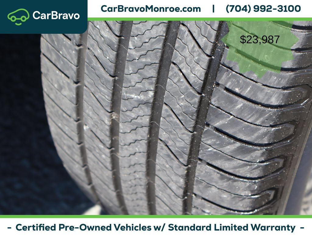 Used 2021 Chrysler Pacifica Pinnacle FWD image 14