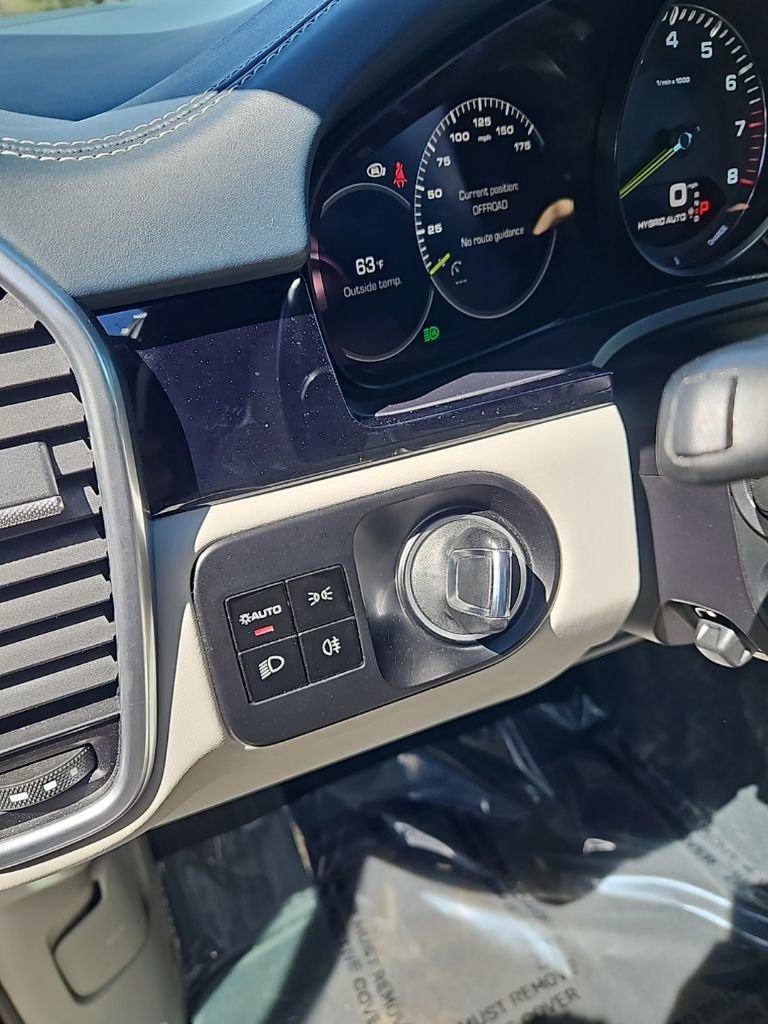 Used 2019 Porsche Cayenne E-Hybrid image 20