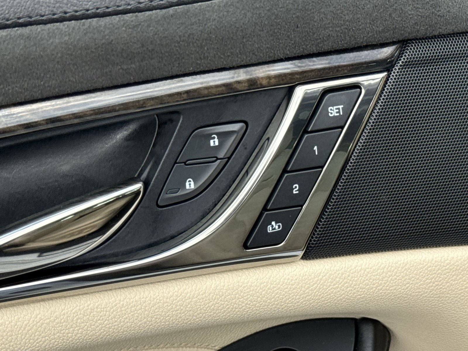 Used 2019 Cadillac CTS Luxury RWD image 15