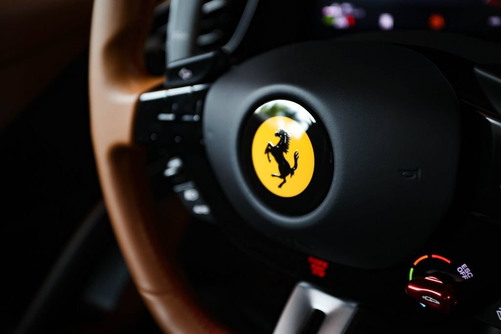 Certified 2025 Ferrari 12Cilindri RWD image 32