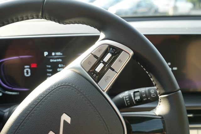 Used 2025 Kia Telluride S FWD image 28
