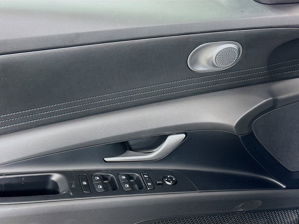 New 2026 Hyundai Elantra SE w/ Cargo Package image 18