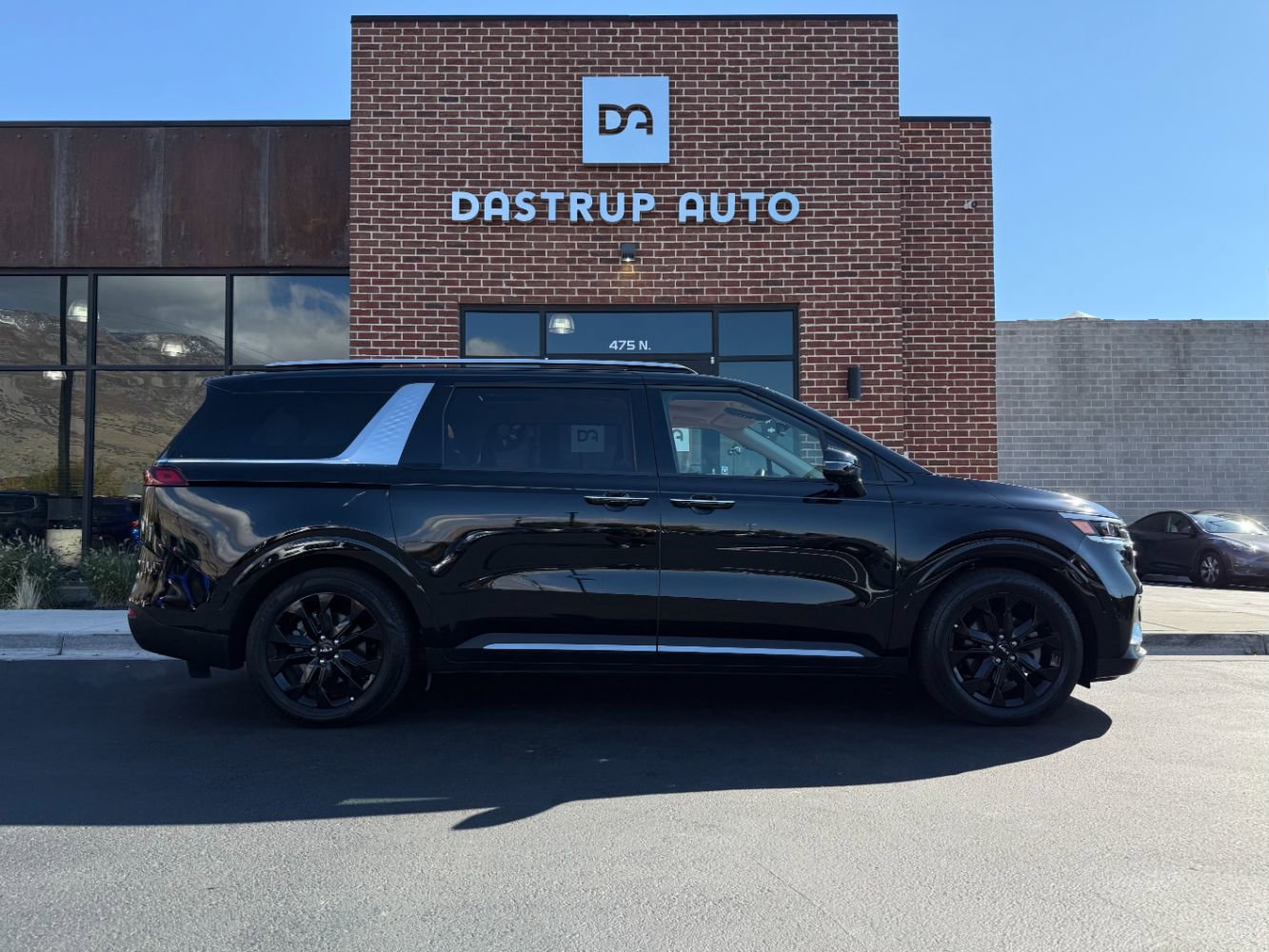 Used 2024 Kia Carnival SX Prestige image 7