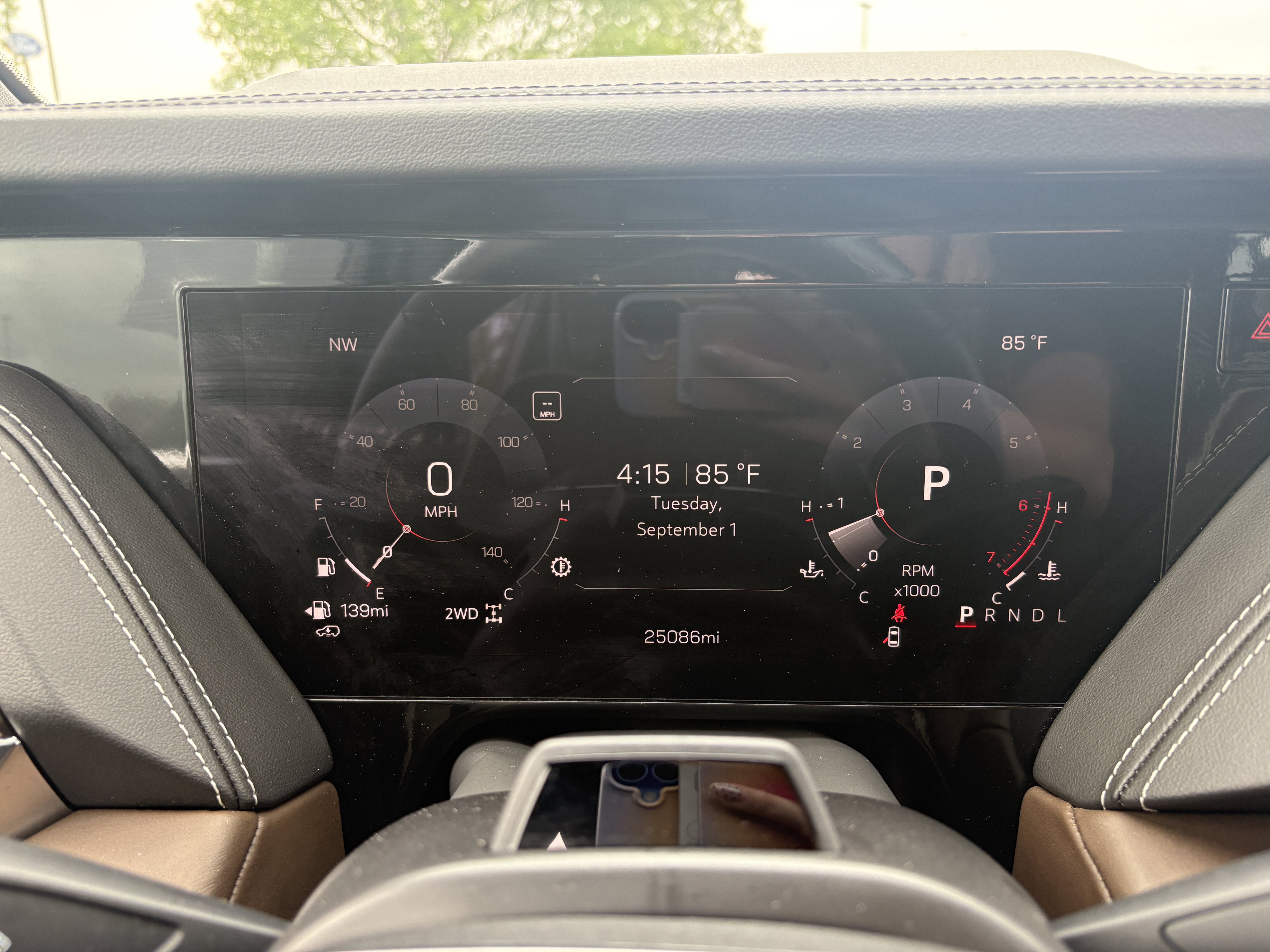 Used 2025 GMC Yukon XL Denali Ultimate AWD/4WD image 7