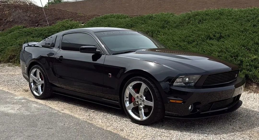 Used 2012 Ford Mustang GT Premium w/ HID Headlamps & Security Pkg RWD image 5