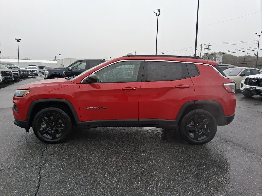Used 2024 Jeep Compass Latitude image 8