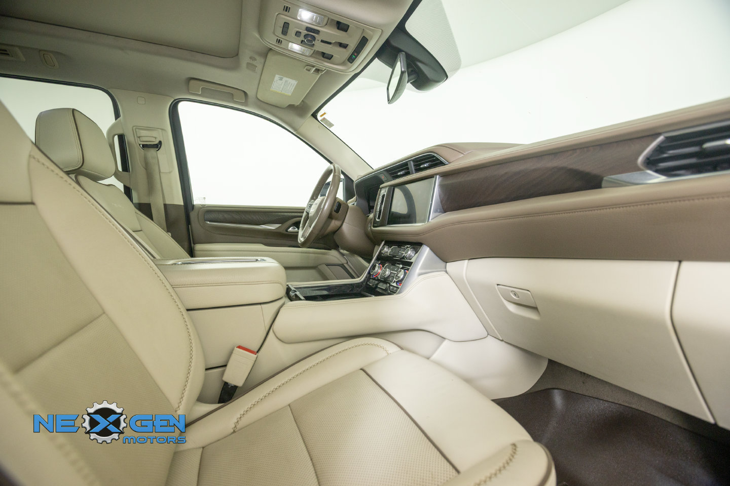 Used 2022 GMC Yukon XL Denali AWD/4WD image 7