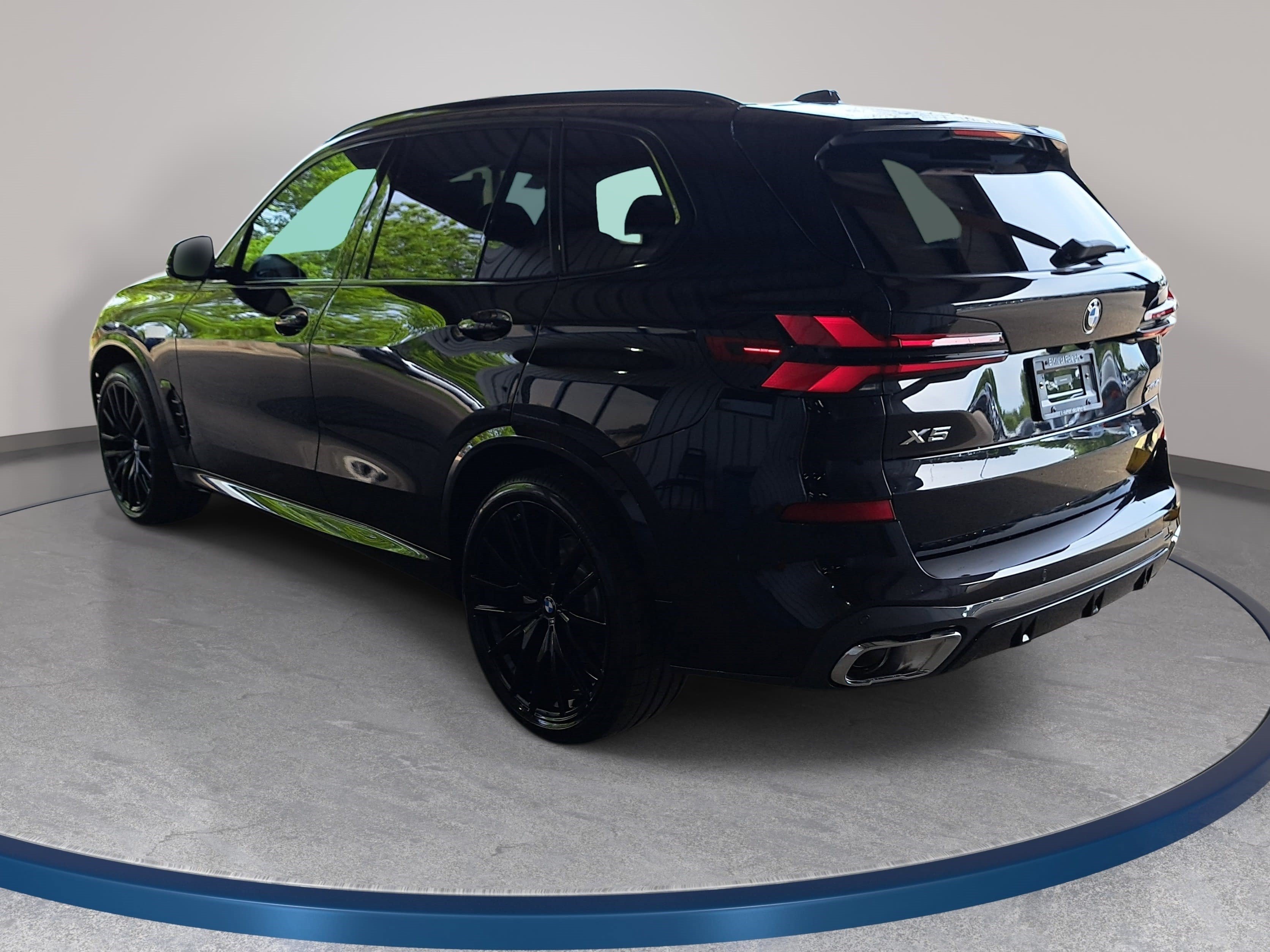 New 2026 BMW X5 xDrive40i w/ M Sport Package AWD/4WD image 7