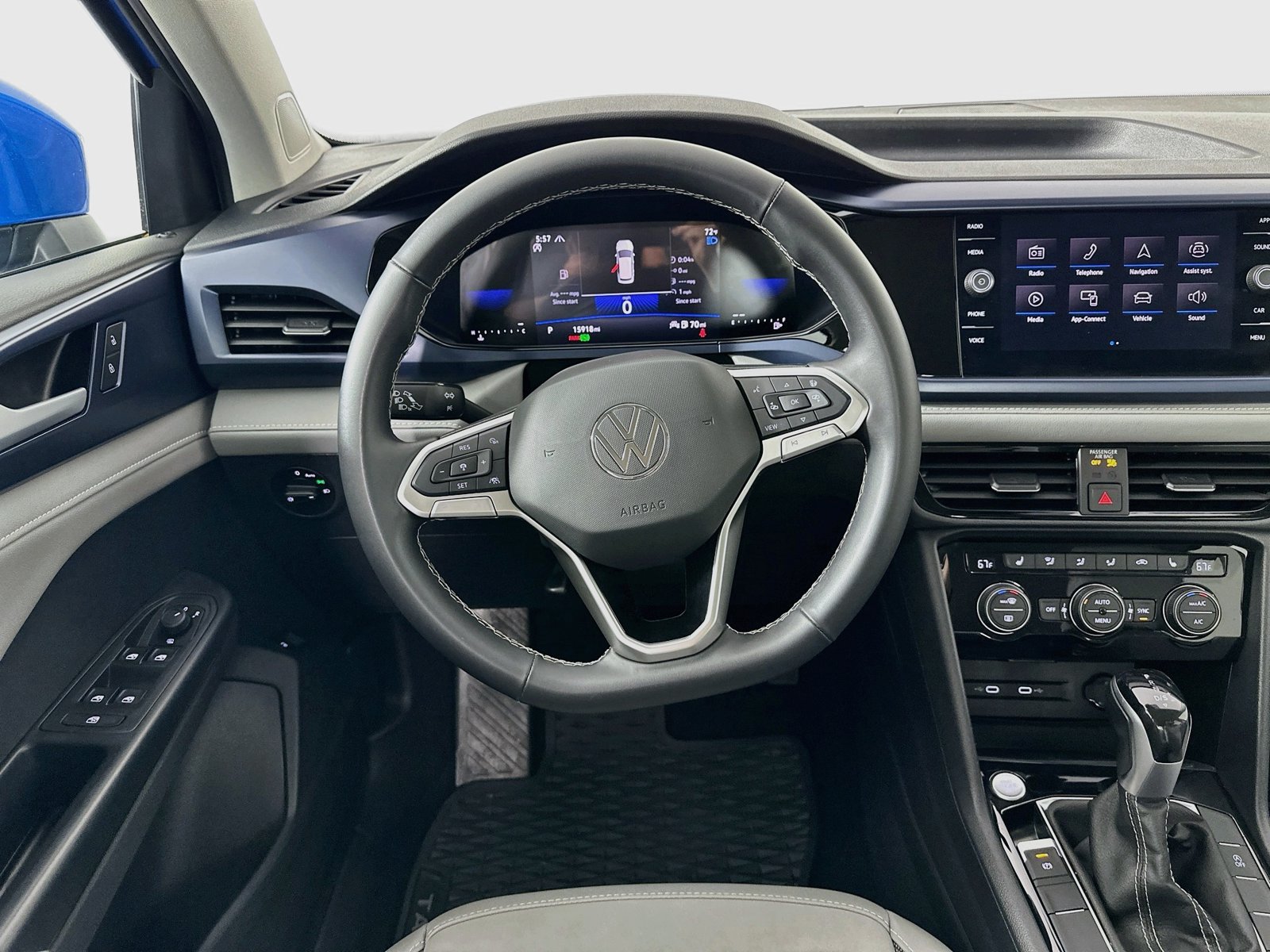 Used 2024 Volkswagen Taos SE AWD/4WD image 16