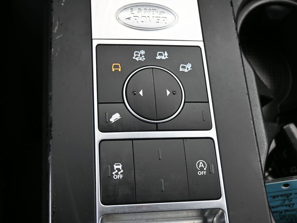 Used 2020 Land Rover Discovery SE image 21
