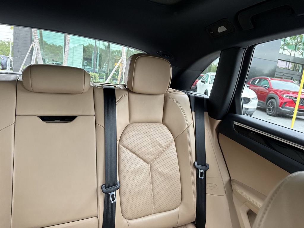 Used 2021 Porsche Macan image 20