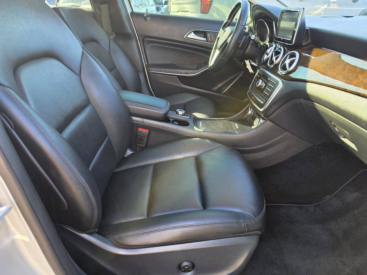 Used 2015 Mercedes-Benz GLA 250 4MATIC image 29