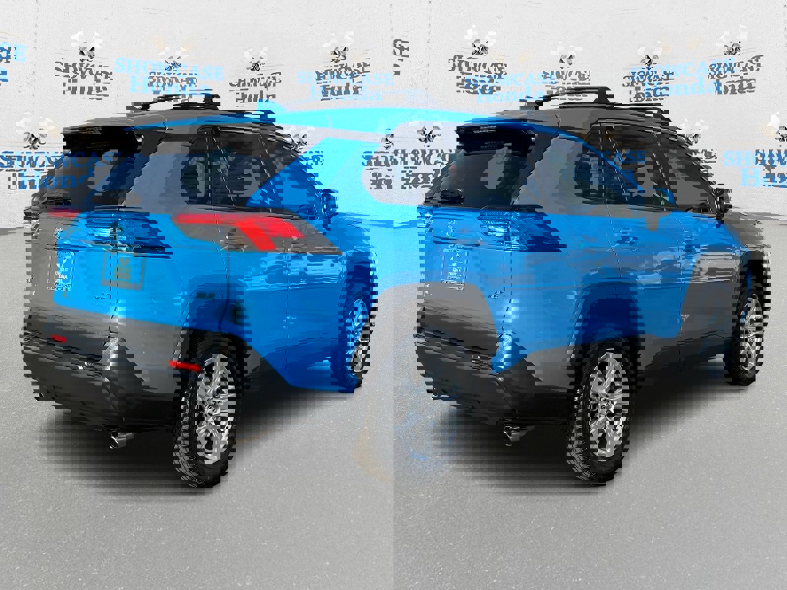 Used 2020 Toyota RAV4 XLE image 8