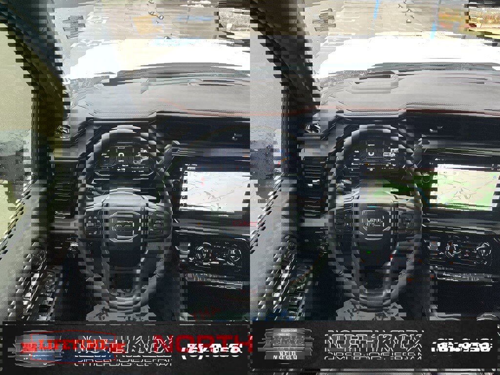 Used 2025 GMC Sierra 2500 AT4 w/ AT4 Premium Plus Package image 14