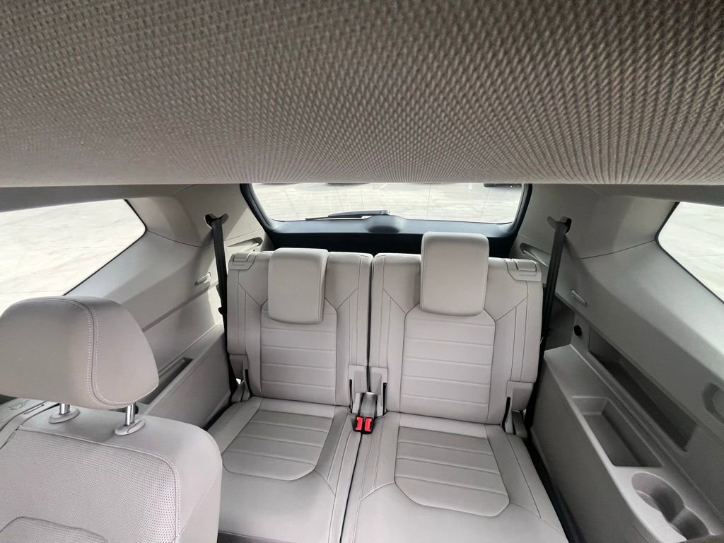 Certified 2025 Volkswagen Atlas SEL image 15