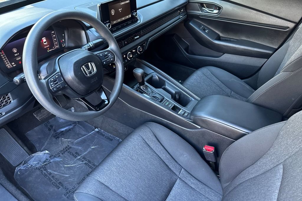 Certified 2025 Honda Accord SE image 4