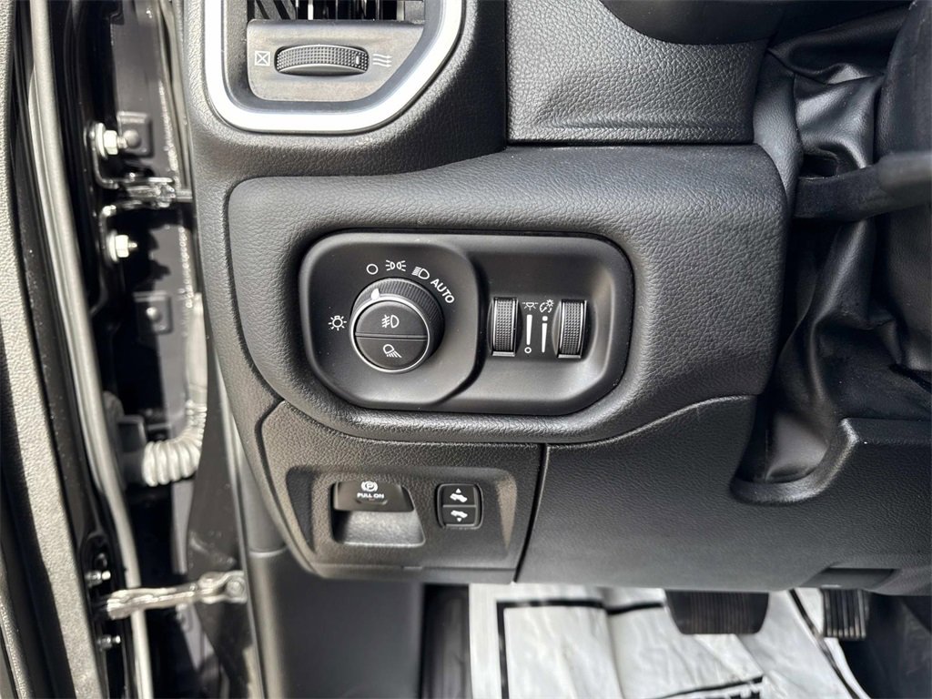 Used 2025 RAM 1500 Lone Star image 13