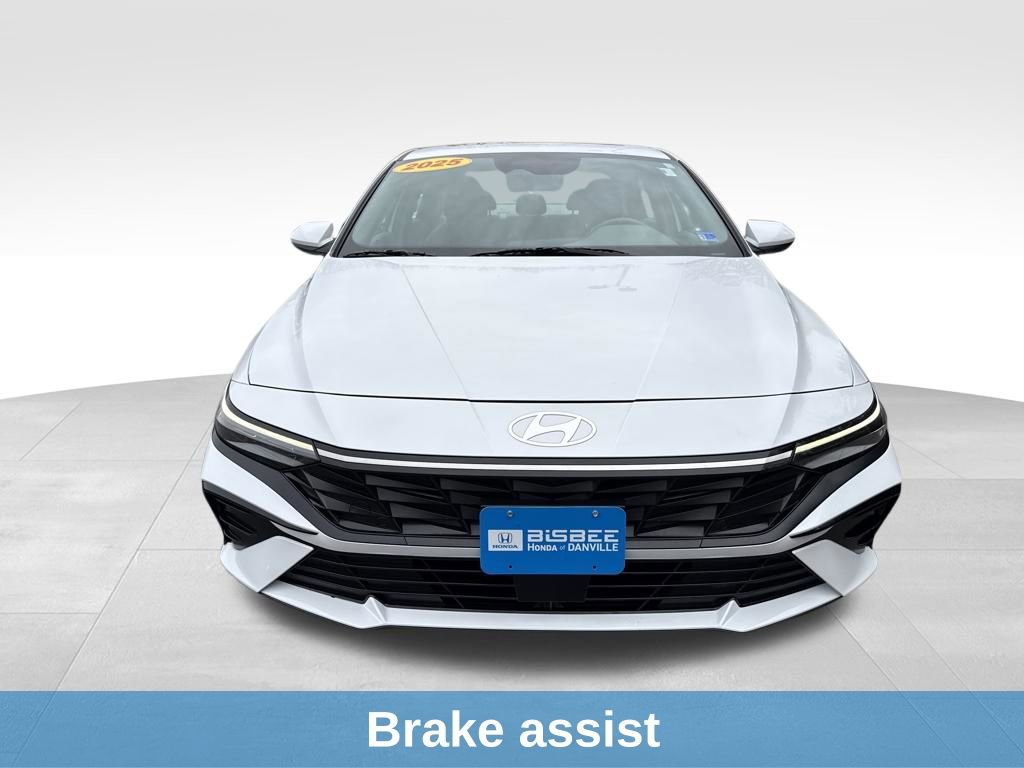 Used 2025 Hyundai Elantra SEL image 11