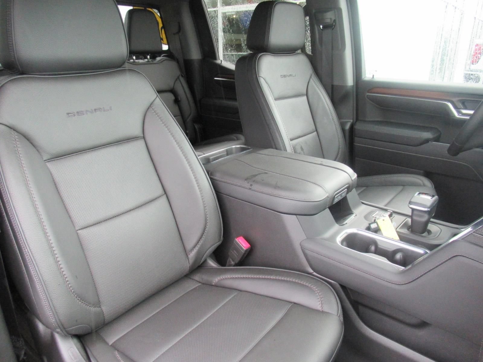 Used 2025 GMC Sierra 1500 Denali w/ Denali Reserve Package AWD/4WD image 9