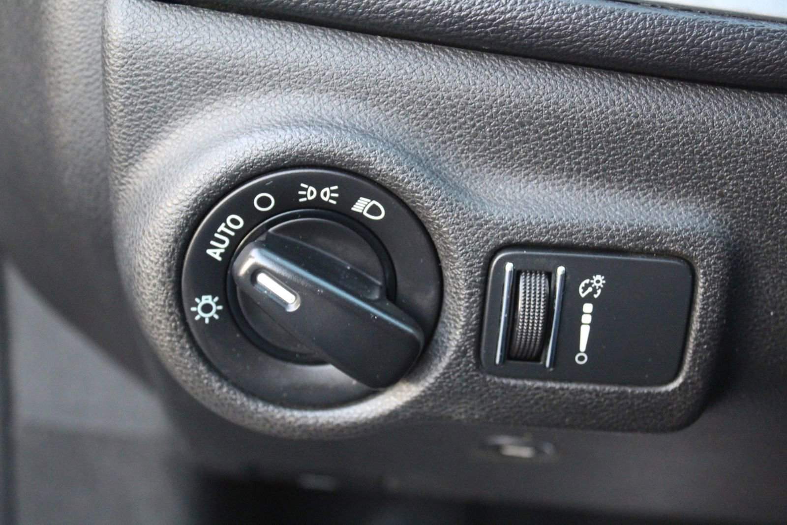 Used 2015 Dodge Dart SXT FWD image 22