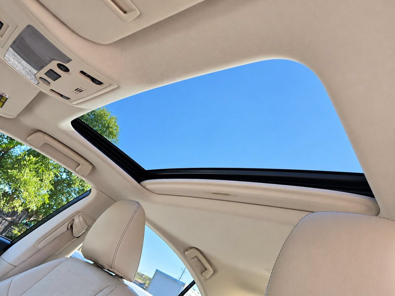 Used 2015 Lexus ES 350 w/ Luxury Package FWD image 22