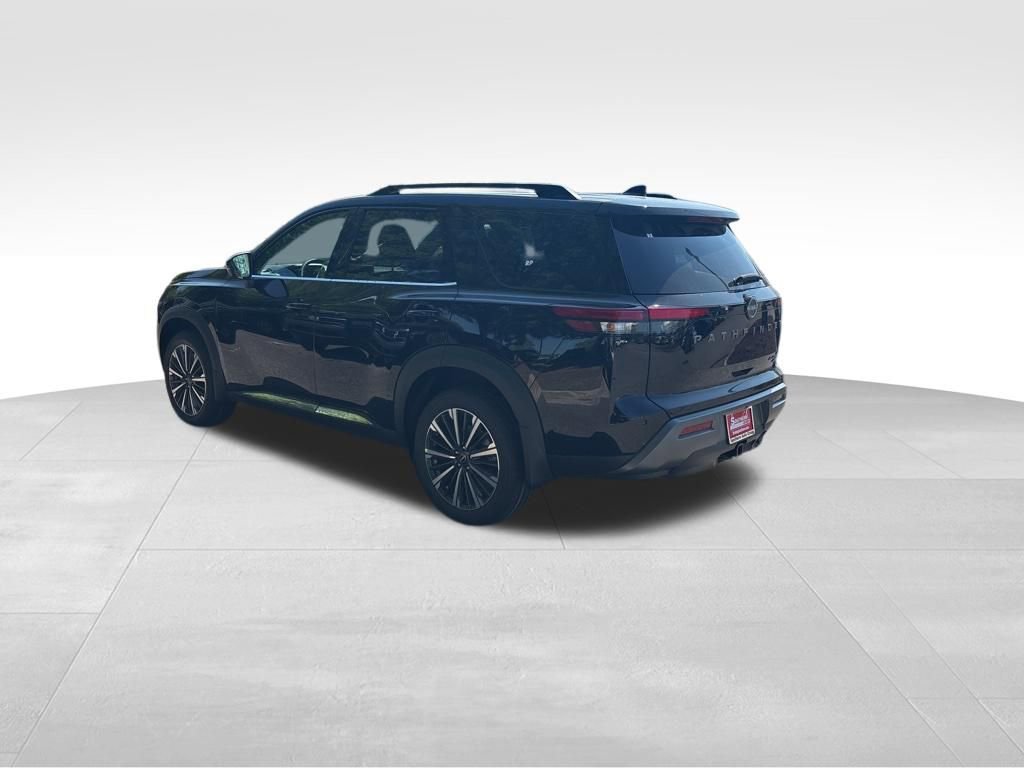 New 2026 Nissan Pathfinder Platinum image 2